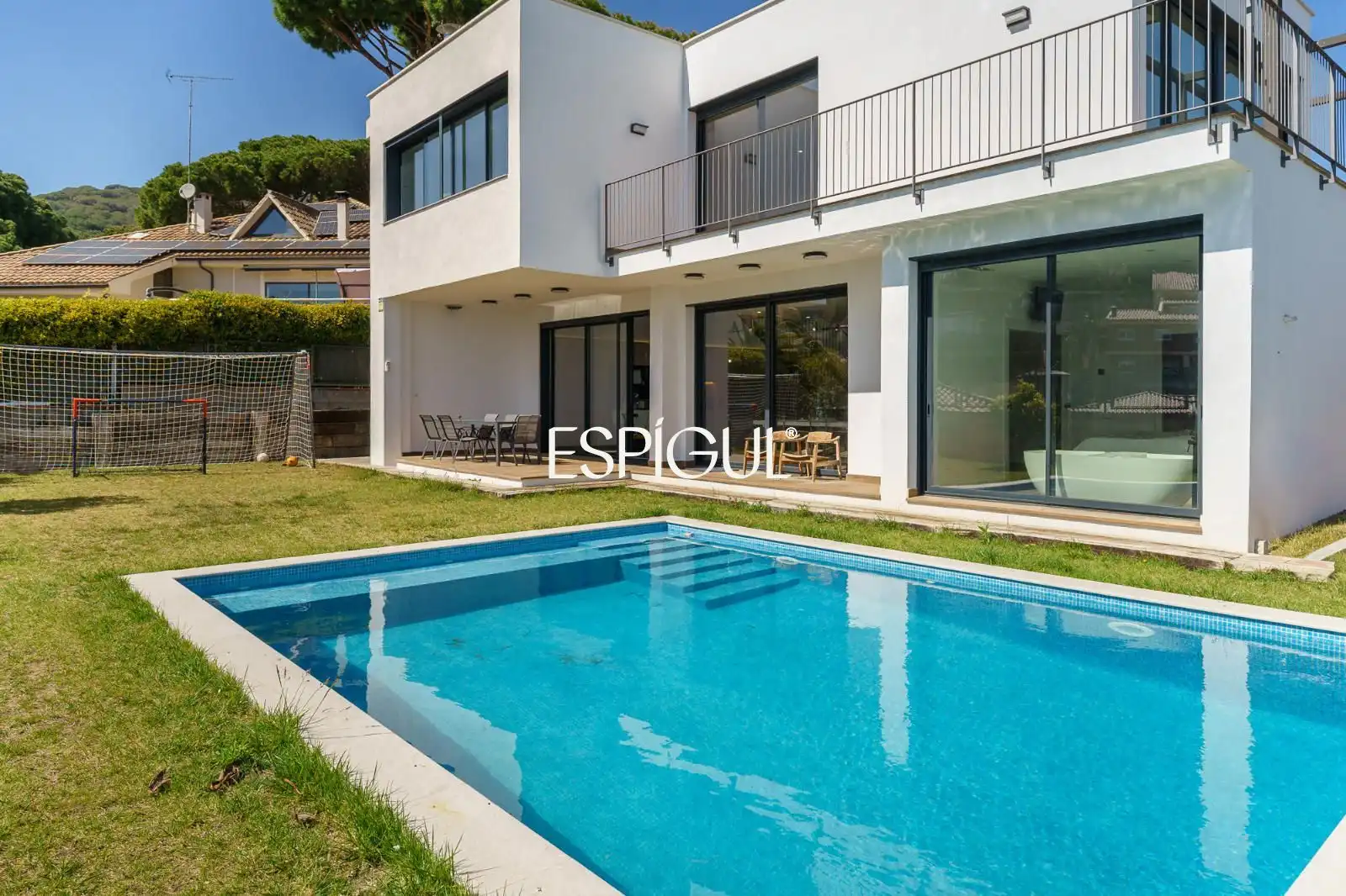 Piscina de Casa o xalet en venda en Premià de Dalt amb Aire condicionat, Calefacció i Jardí privat