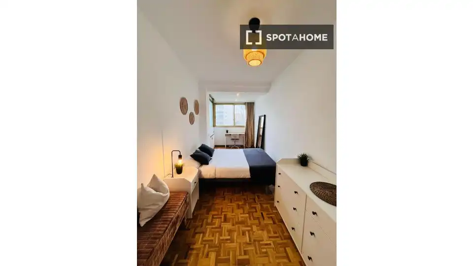 Bedroom of Flat for rent in Madrid  with Air Conditioner, Heating and Furnished