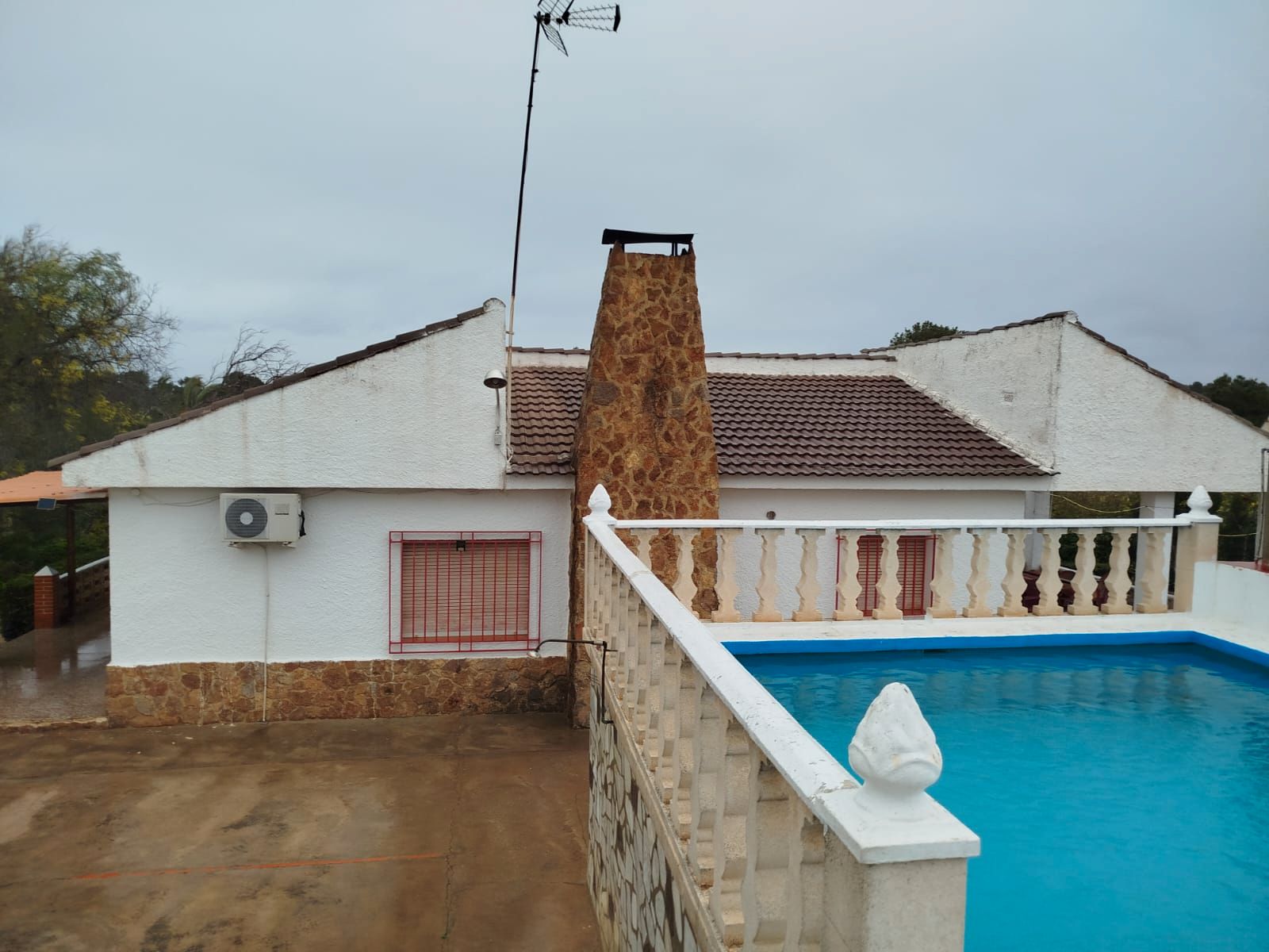 Swimming pool of House or chalet for sale in Godelleta  with Air Conditioner, Heating and Private garden
