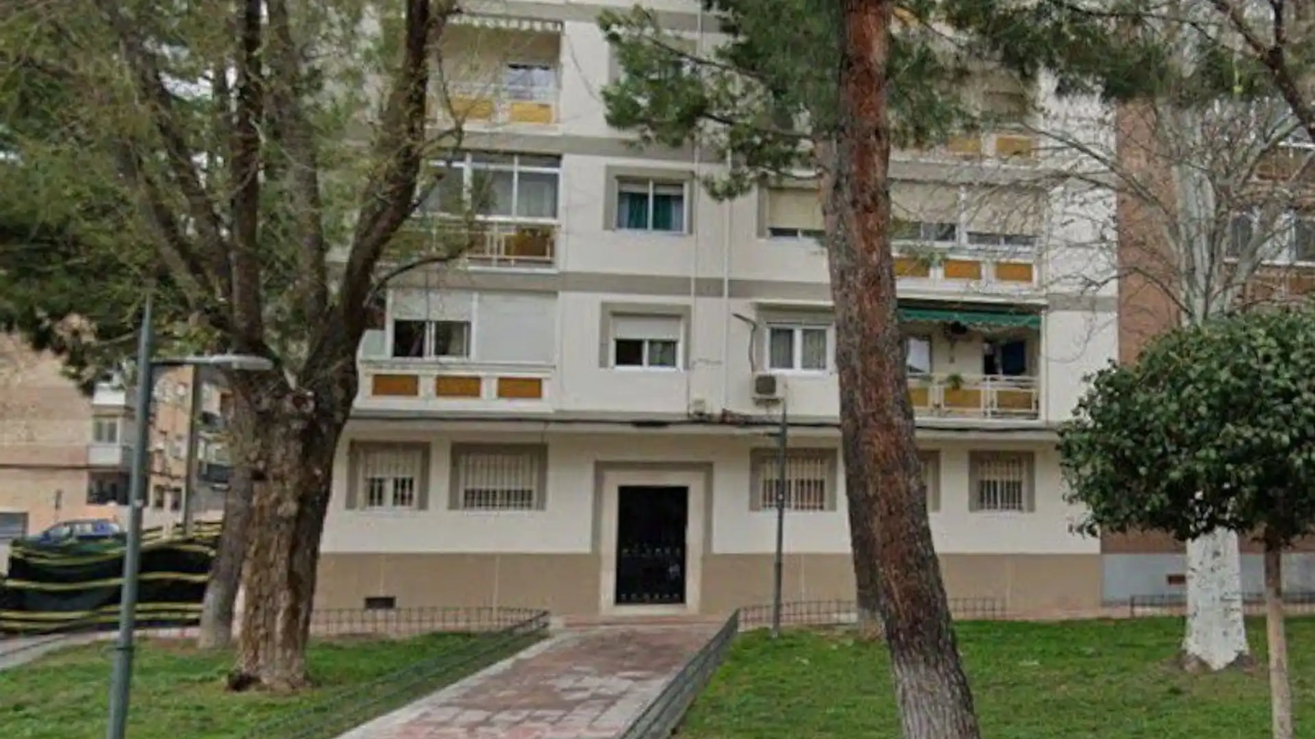 Vista exterior de Pis en venda en Parla amb Terrassa