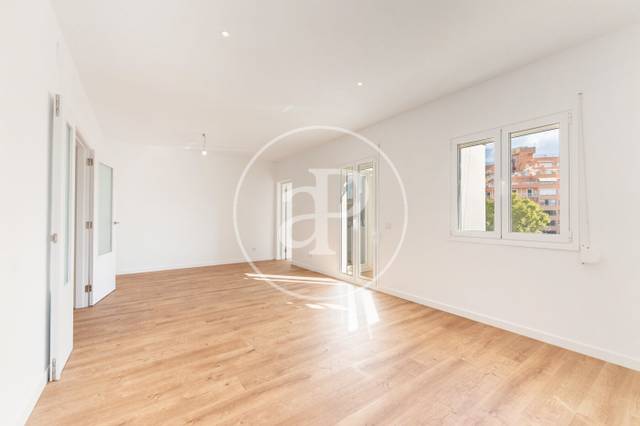 Piso en Alquiler en Carrer del 31 de Desembre en Bons Aires