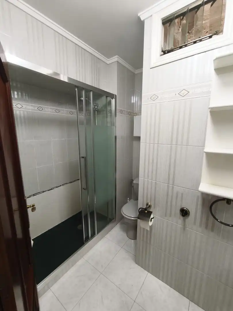Baño de Piso en venta en Getxo  con Calefacción y Balcón