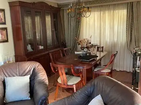 Menjador de Casa o xalet en venda en Linares amb Terrassa i Balcó