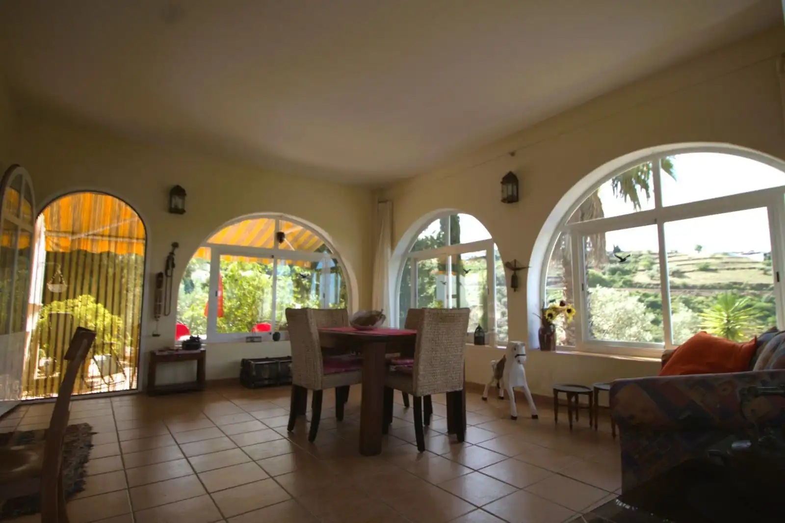 Comedor de Casa o chalet en venta en Cómpeta con Jardín privado