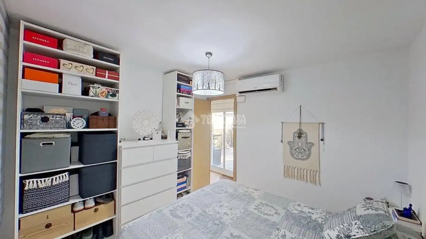Bedroom of Flat for sale in Manresa  with Terrace, Storage room and Furnished