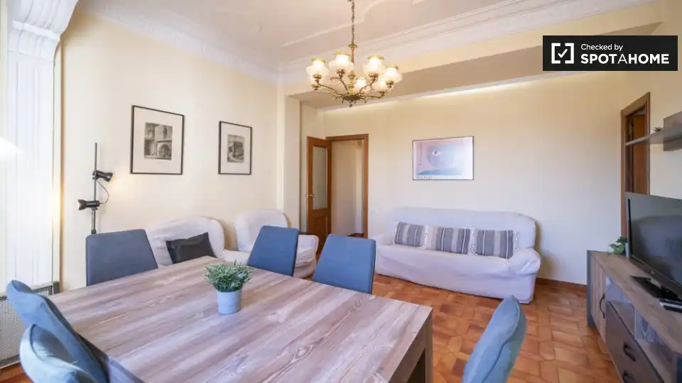 Appartamento con terrazza in affitto a Extramurs, imagen 7
