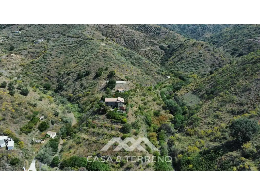 Casa o xalet en venda en Moclinejo amb Piscina