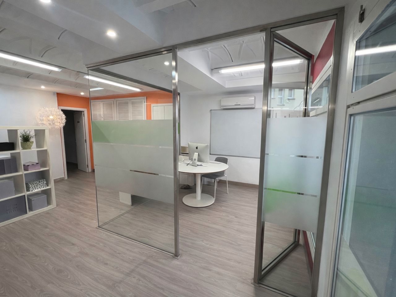 Office to rent in Girona Capital  with Air Conditioner, Furnished and Internet