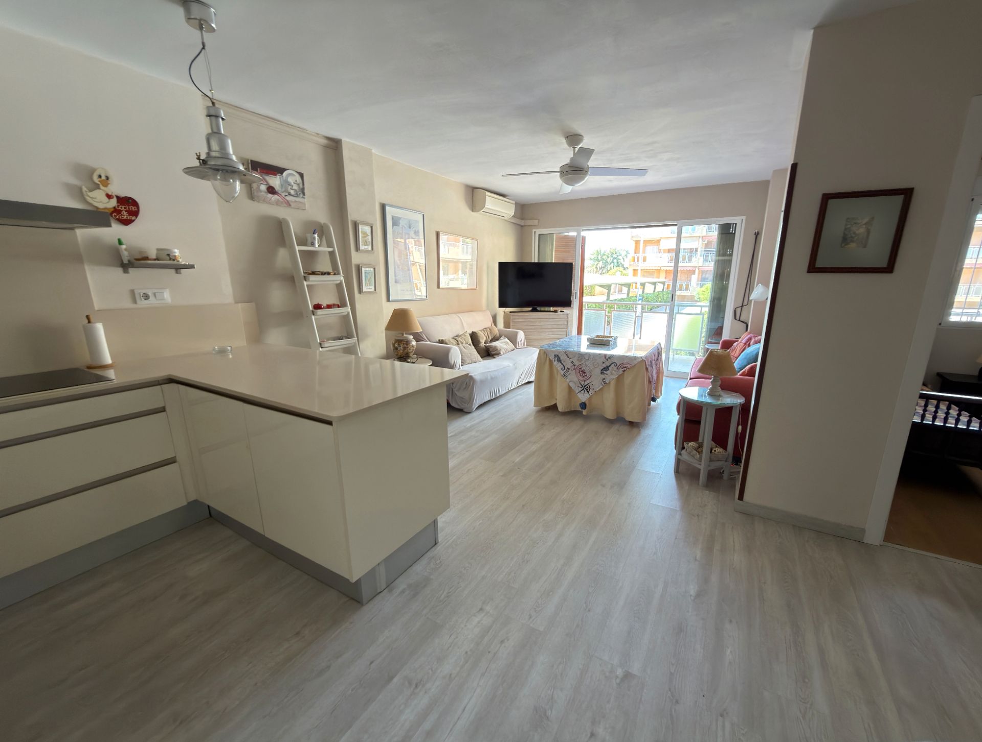 Living room of Flat for sale in La Manga del Mar Menor  with Air Conditioner, Private garden and Terrace