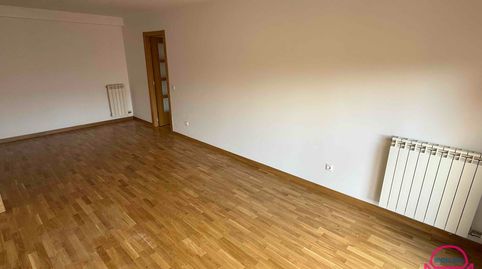 Foto 3 de Piso de alquiler en Laura de Los Rios, Las Eras de Renueva, León Capital