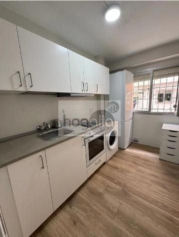 Kitchen of Flat to rent in  Sevilla Capital  with Air Conditioner and Furnished