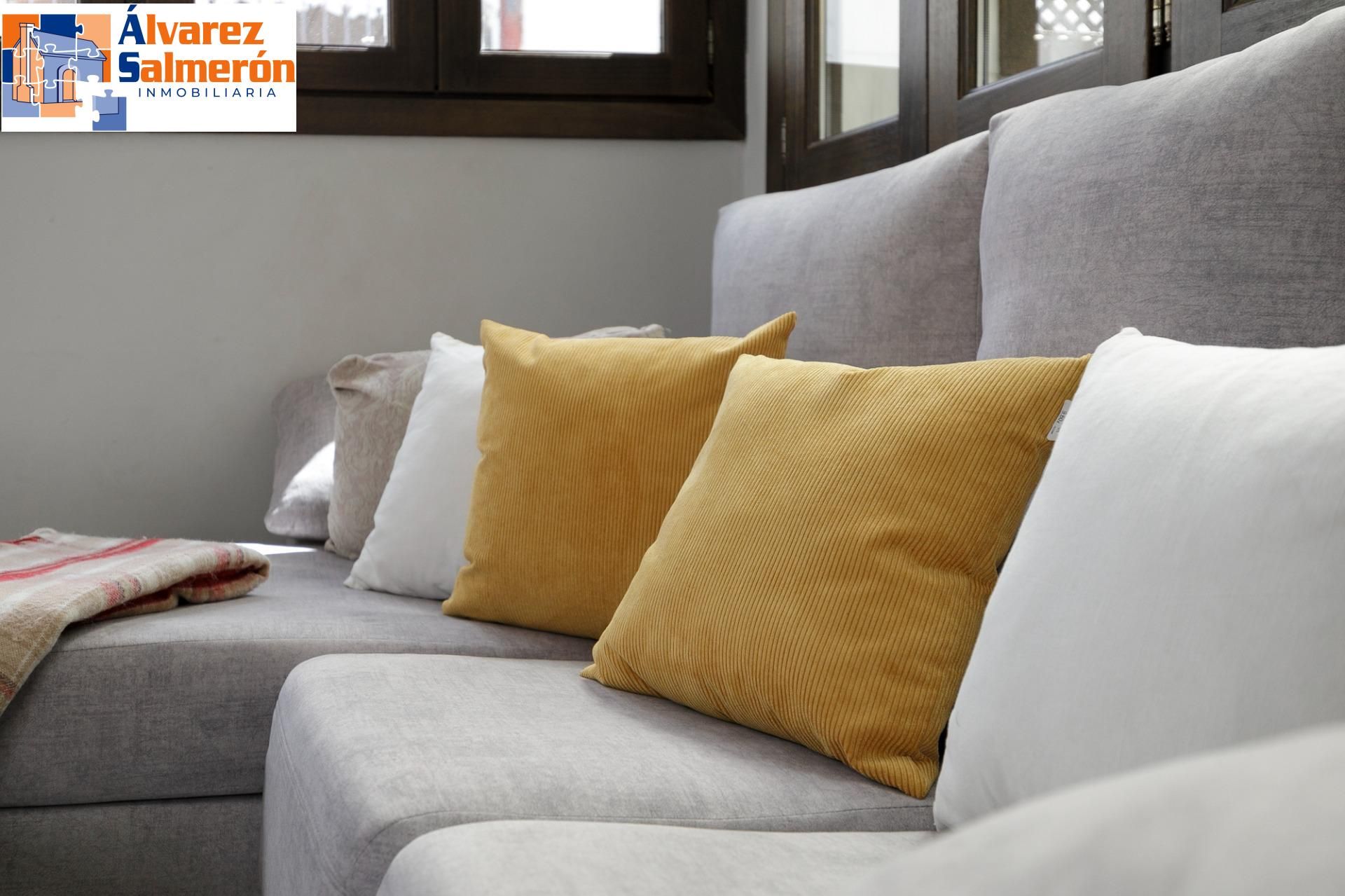 Living room of Attic for sale in  Granada Capital  with Air Conditioner, Parquet flooring and Terrace