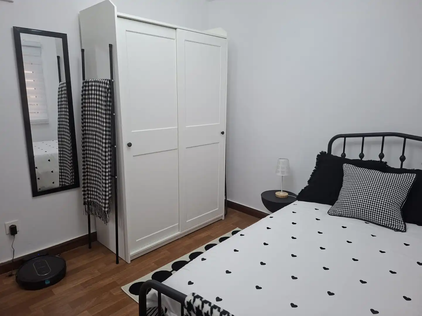 Bedroom of Flat for rent in Gijón   with Heating and Furnished