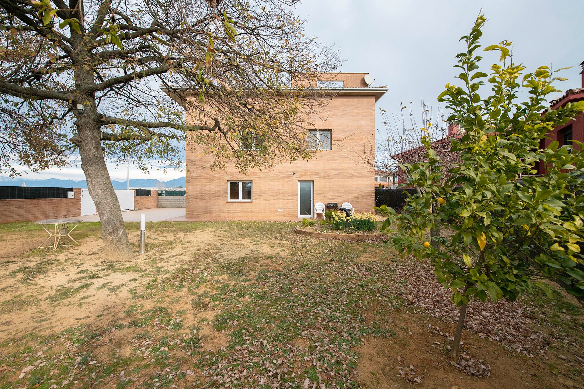 Vista exterior de Casa o xalet en venda en Fontcoberta amb Aire condicionat, Calefacció i Jardí privat