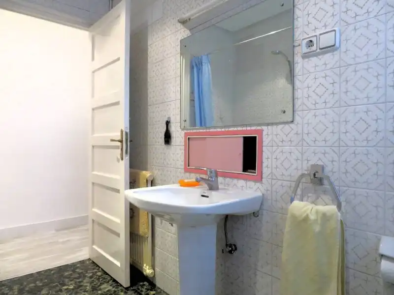 Bathroom of Flat for sale in León Capital   with Heating and Private garden