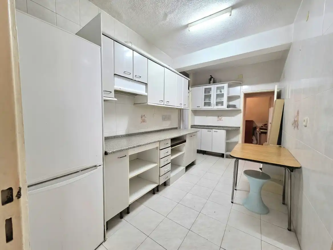 Cuina de Pis en venda en Madrid amb Calefacció, Terrassa i Forn