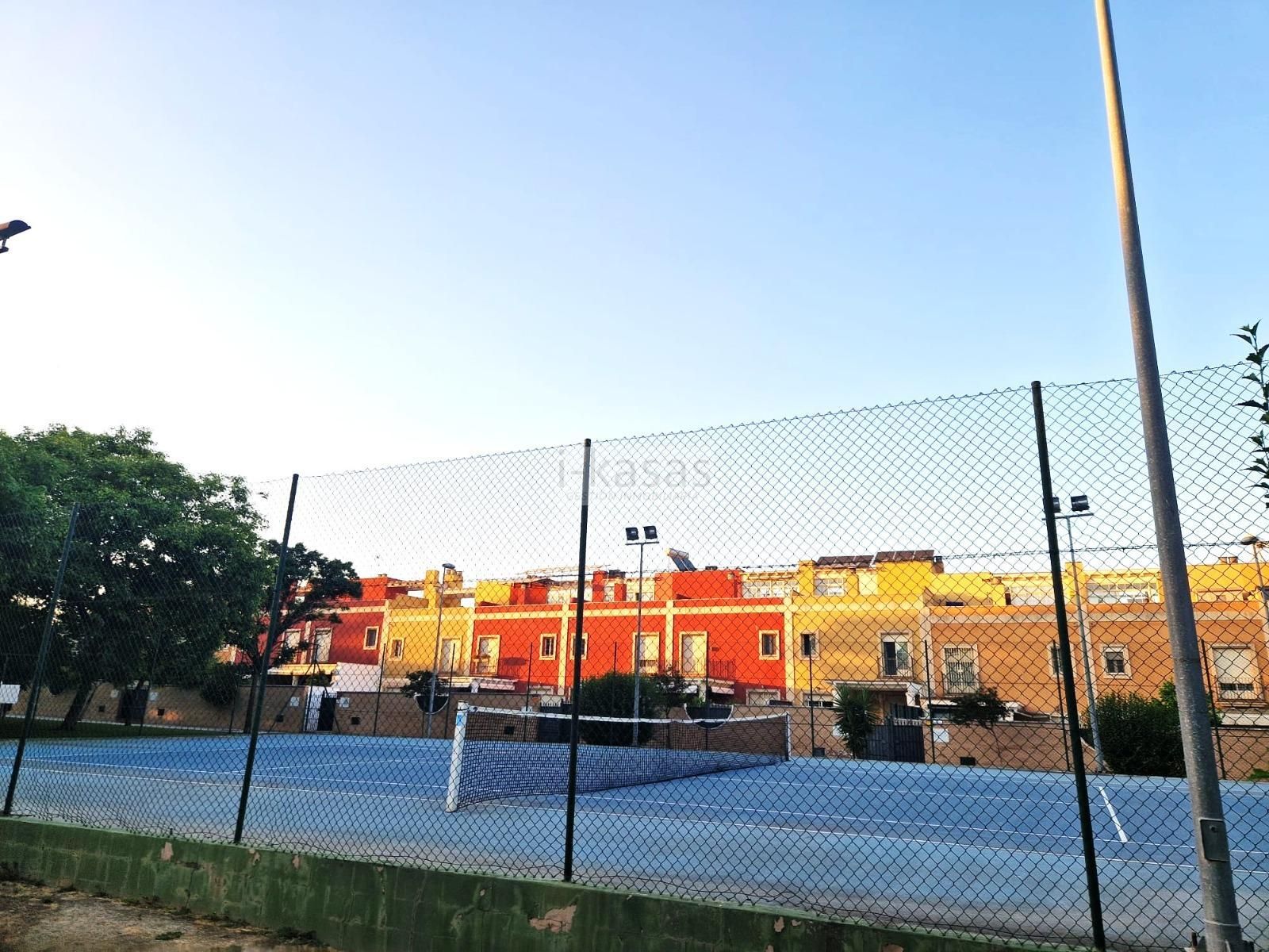 Exterior view of Apartment to rent in Jerez de la Frontera  with Air Conditioner