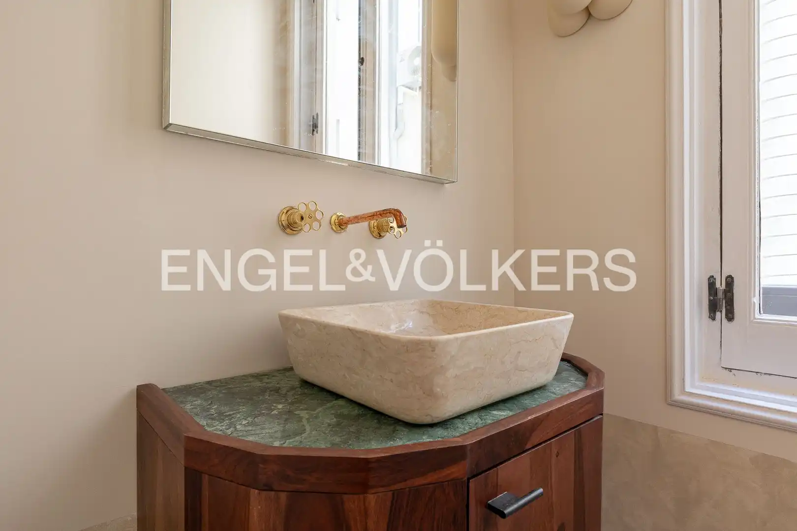 Baño de Piso en venta en Madrid con Aire acondicionado y Calefacción
