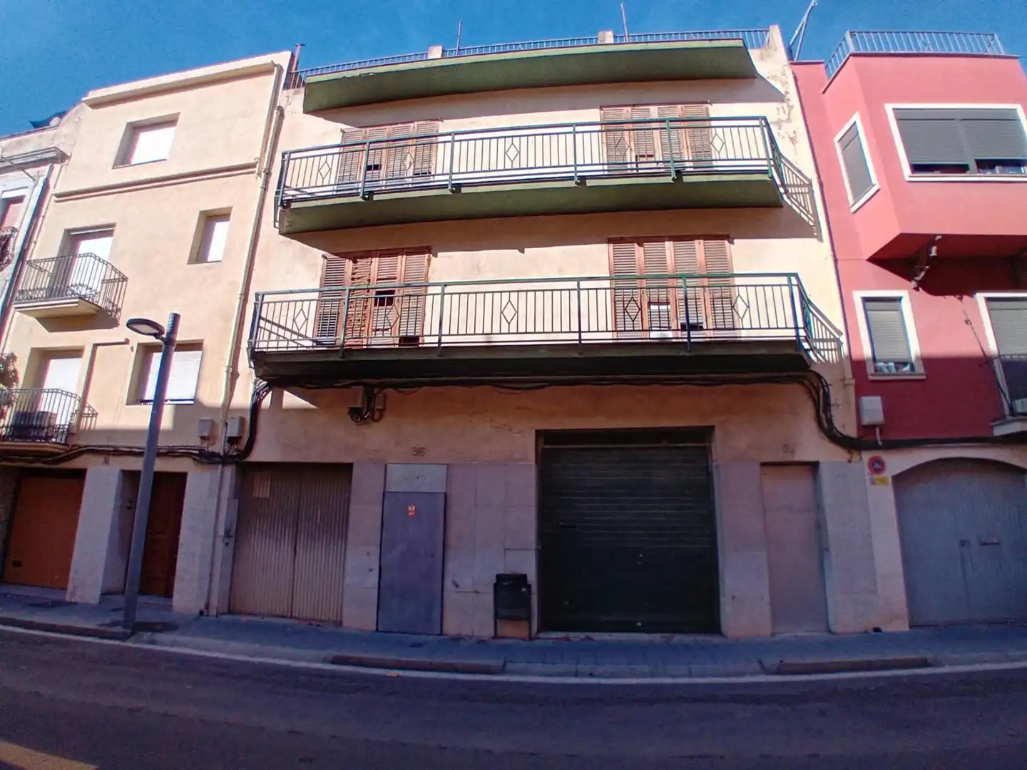 Casa a schiera con terrazza in vendita a Carrer de Masricart 36