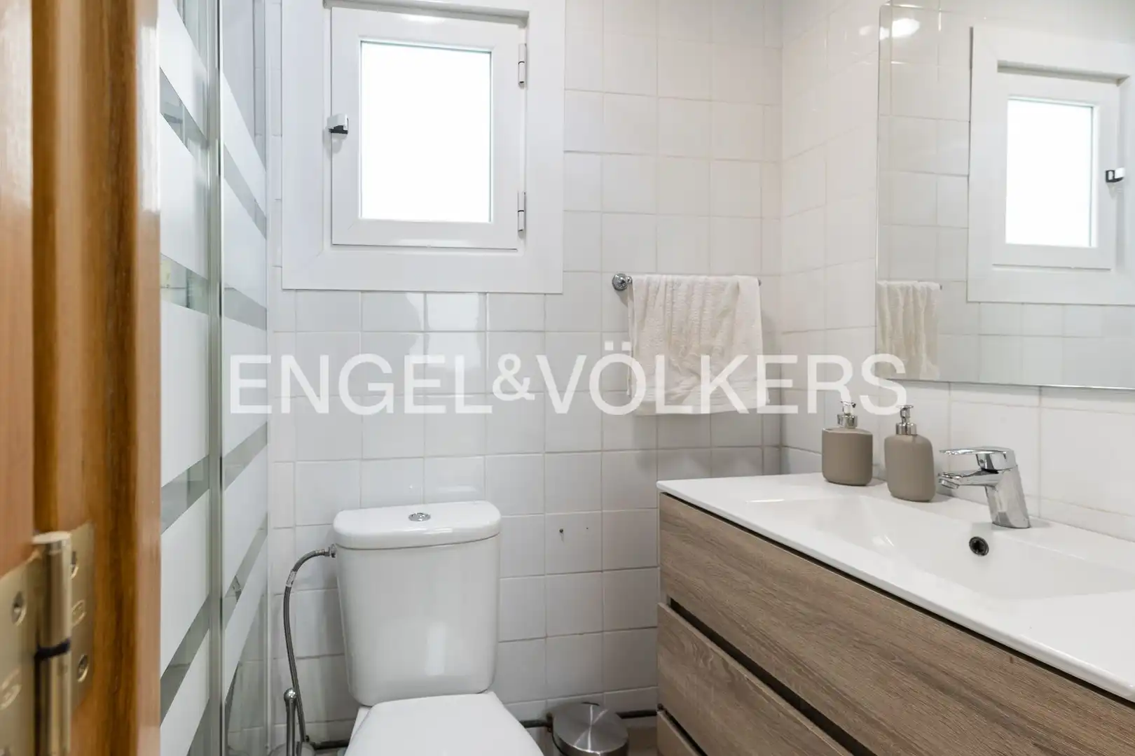 Bathroom of Flat for sale in Castellar del Vallès  with Air Conditioner, Heating and Balcony