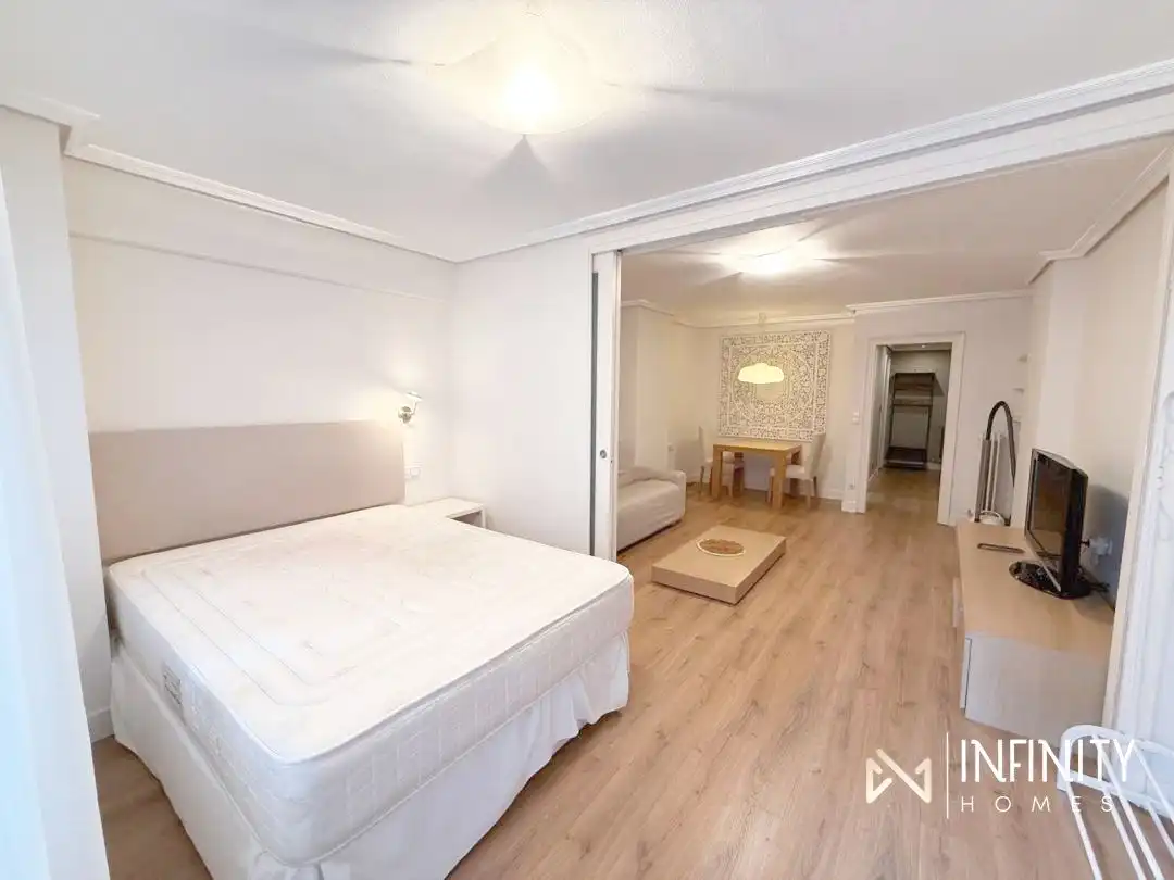 Habitación de Piso en venta en Bilbao  con Calefacción, Terraza y Balcón