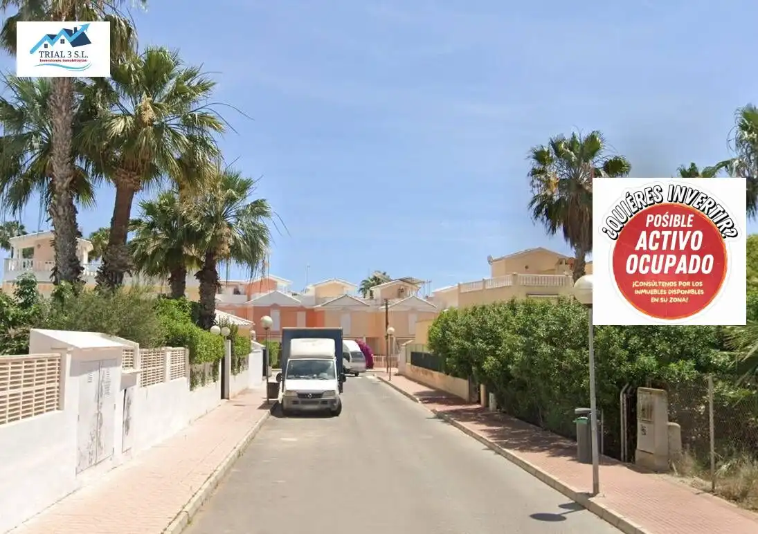 Exterior view of Houses for sale in Guardamar del Segura  with Community pool