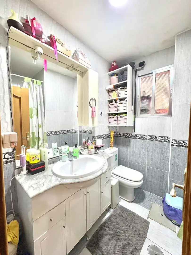 Baño de Piso en venta en Fuenlabrada con Calefacción