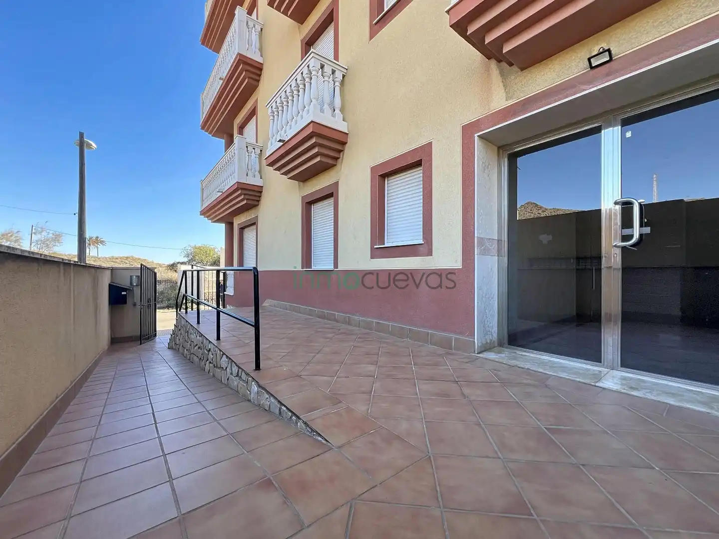 Außenansicht von Wohnung zum Verkauf in Cuevas del Almanzora mit Terrasse und Balkon