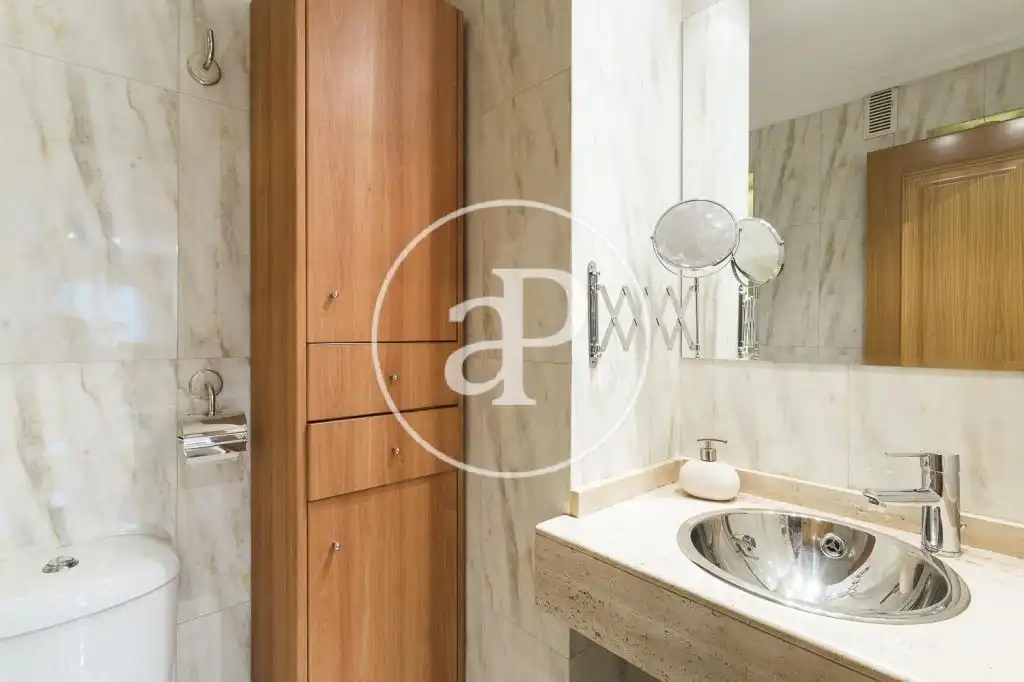 Flat for rent in Av. del General Avilés, Sant Pau