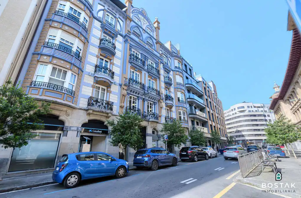 Vista exterior de Ático de alquiler en Bilbao  con Calefacción, Terraza y Balcón