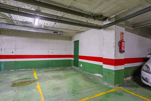 Garaje en Venta en Avenida de la Aeronáutica en Urbadiez - Entrepuentes