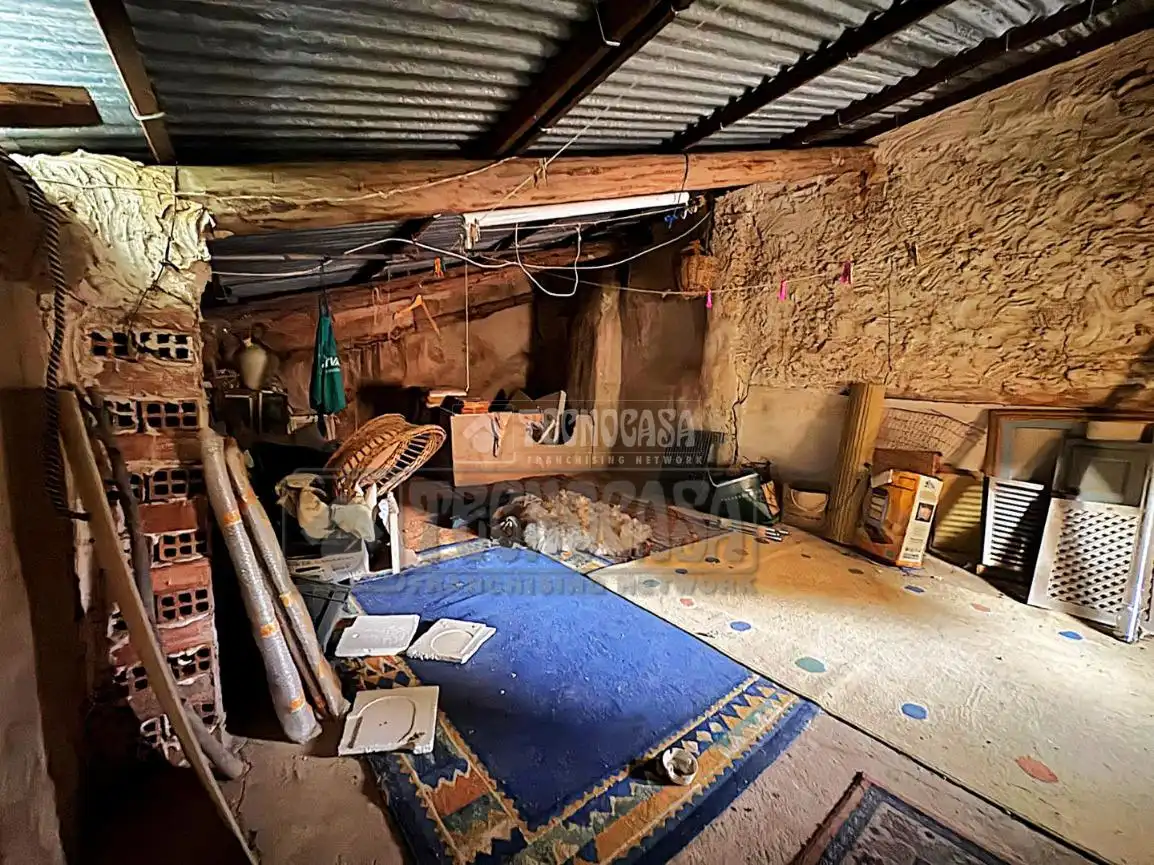 Casa adosada en venta en Castillo-Albaráñez con Calefacción