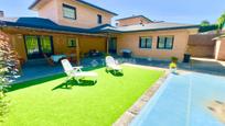 Vista exterior de Casa o xalet en venda en Cabanillas del Campo amb Calefacció i Piscina