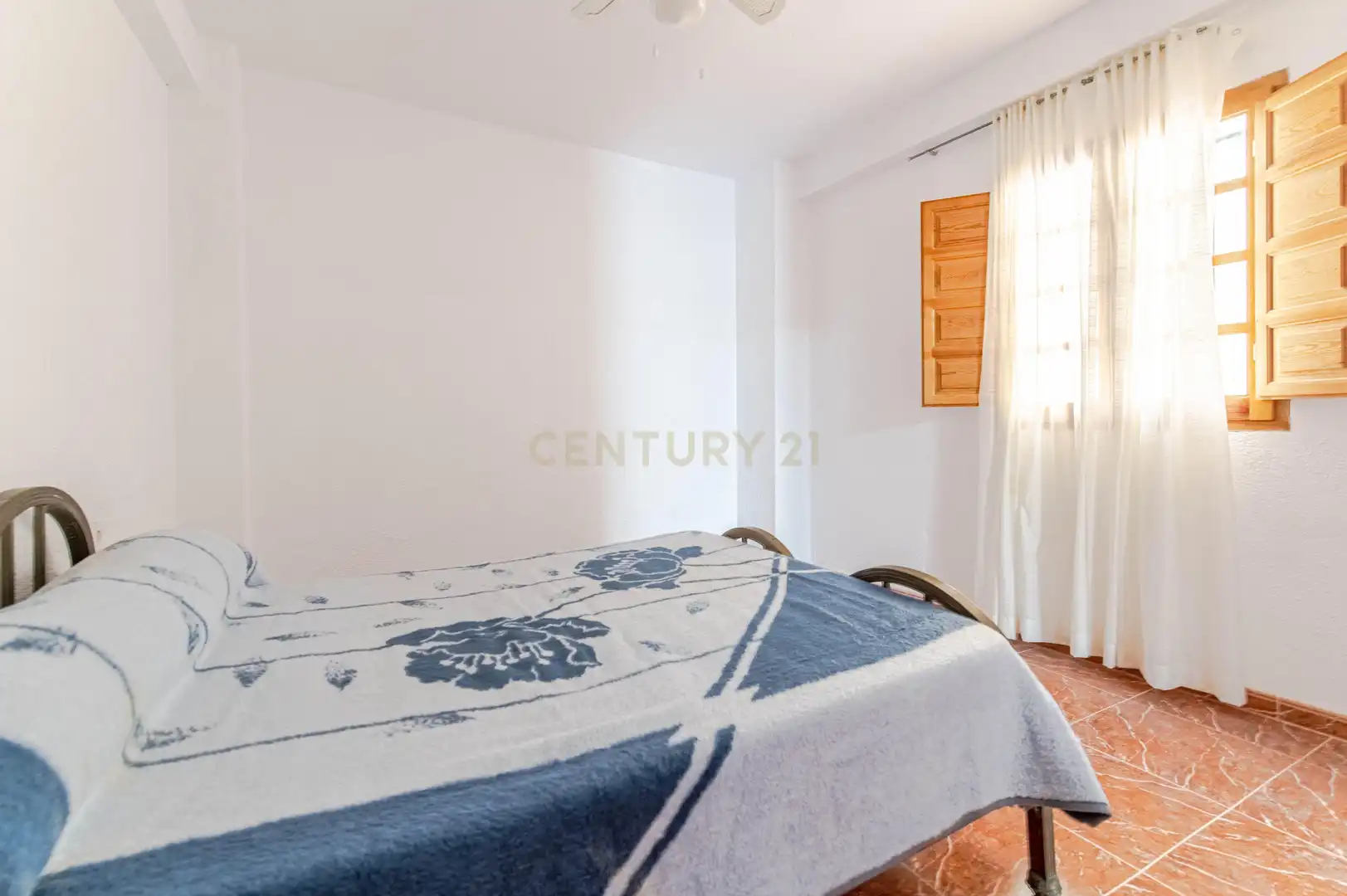 Dormitori de Casa o xalet en venda en Carataunas amb Forn, Rentadora i TV