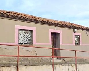 Exterior view of Single-family semi-detached for sale in Puertollano  with Air Conditioner