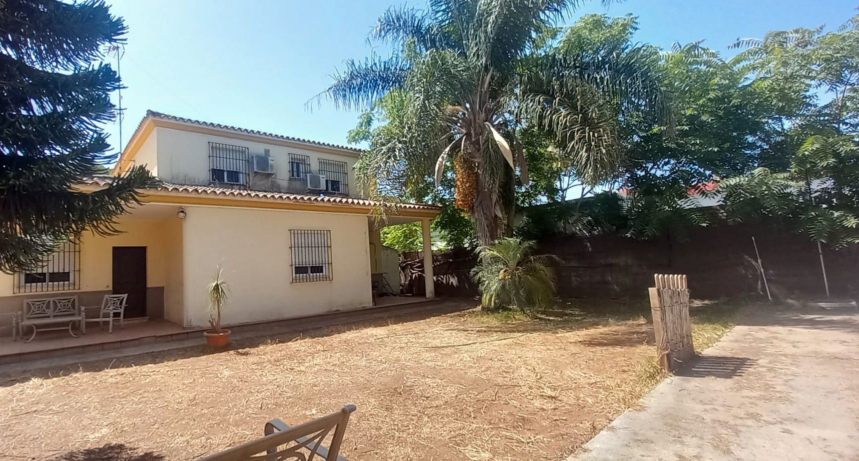 Vista exterior de Finca rústica en venda en Chipiona amb Aire condicionat, Jardí privat i Terrassa