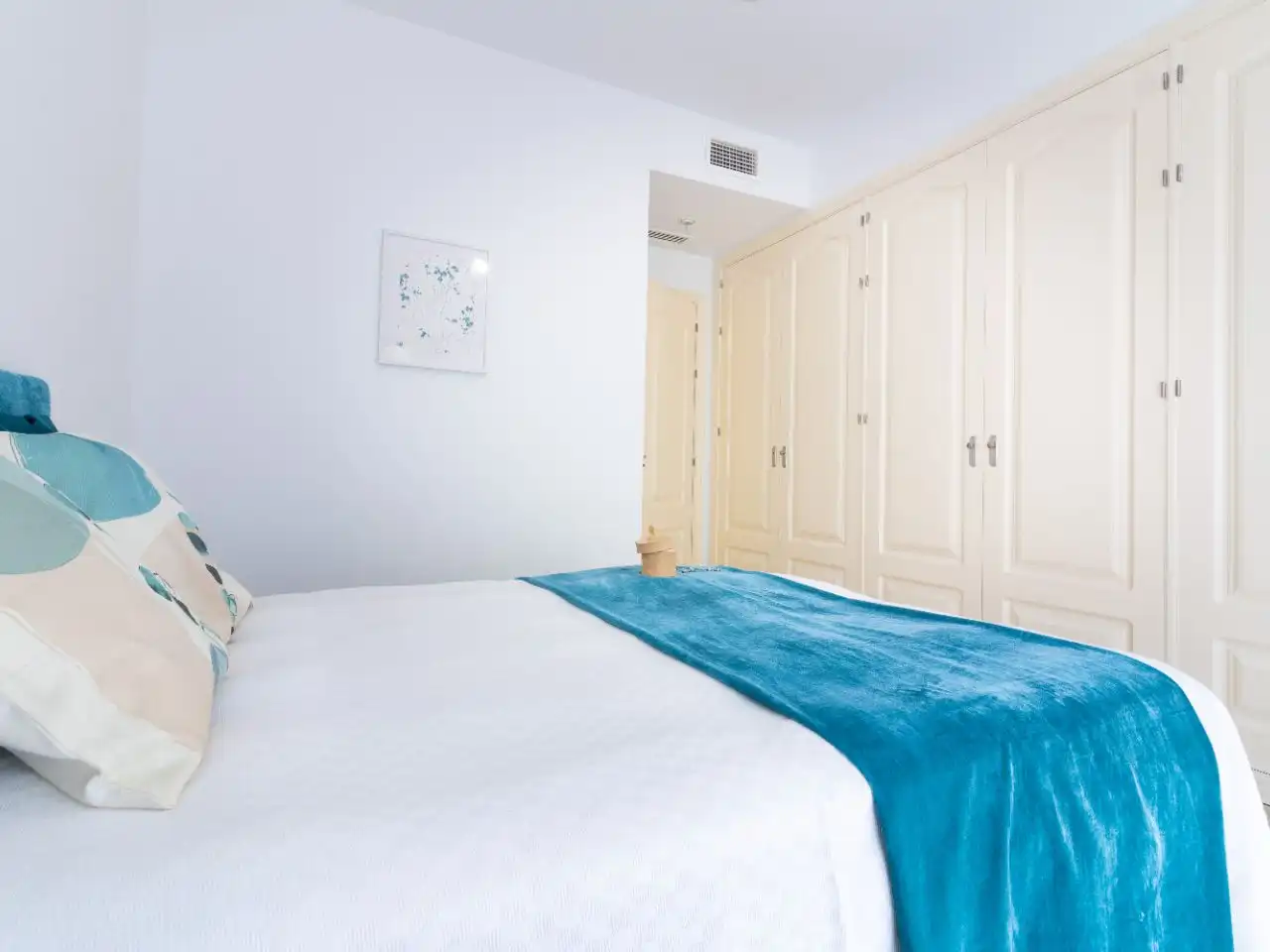 Bedroom of Flat for sale in Estepona  with Air Conditioner, Private garden and Terrace