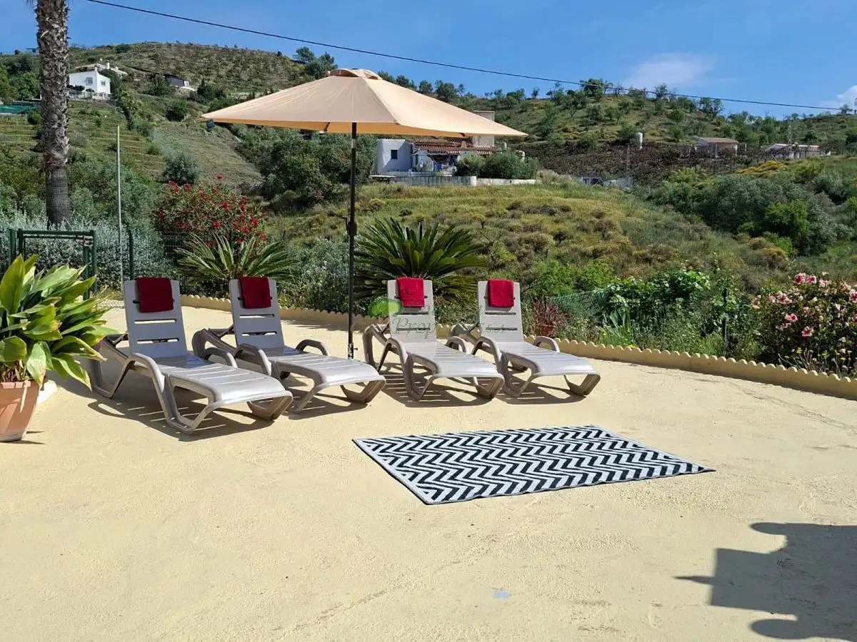 Terraza de Finca rústica en venta en Vélez-Málaga con Aire acondicionado, Jardín privado y Terraza