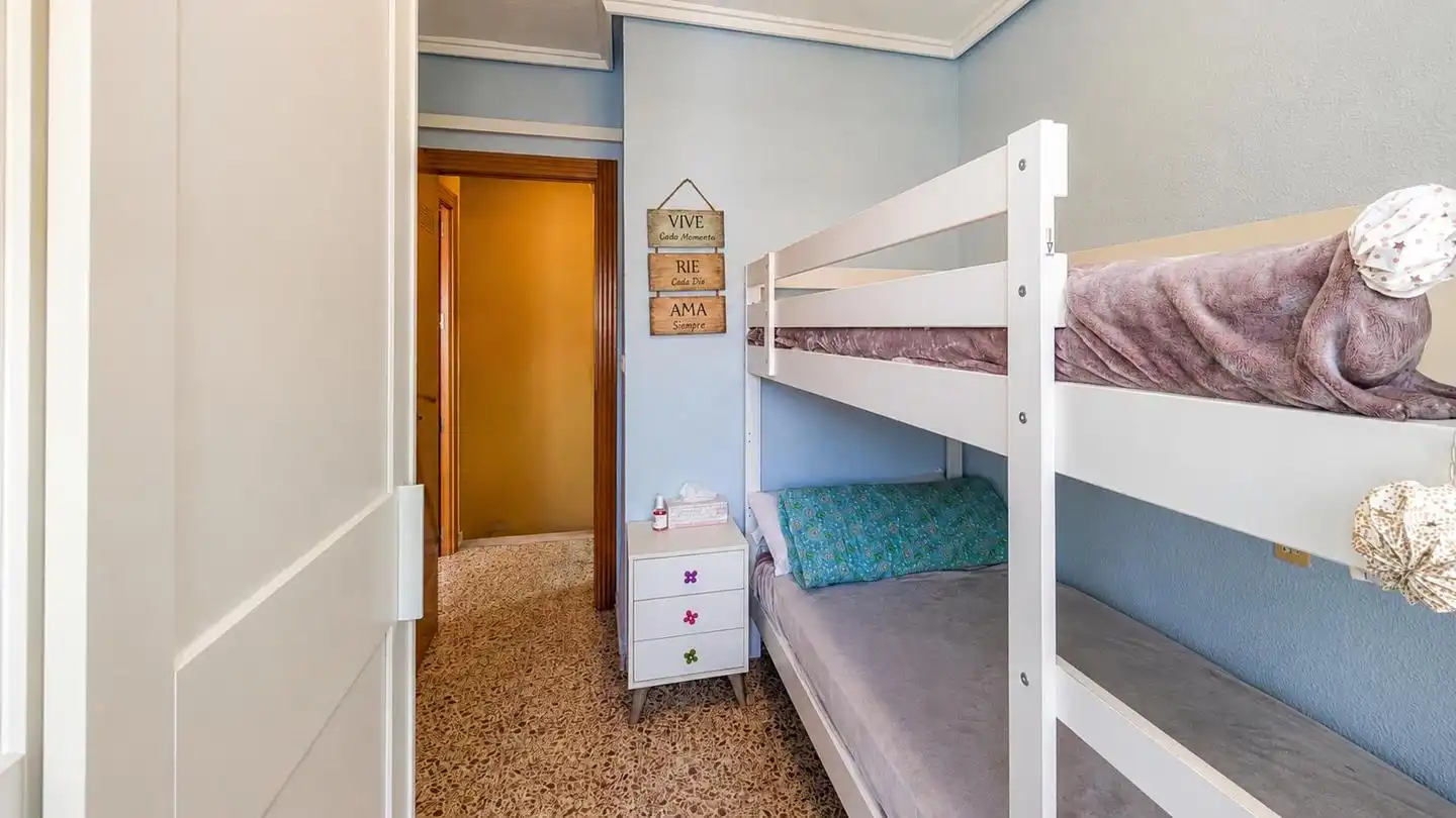 Habitación de Casa adosada en venta en Santa Pola con Aire acondicionado, Terraza y Amueblado