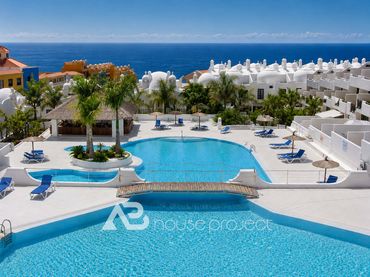 Maisonette mit Pool zum Verkauf in Avenida Adeje 300