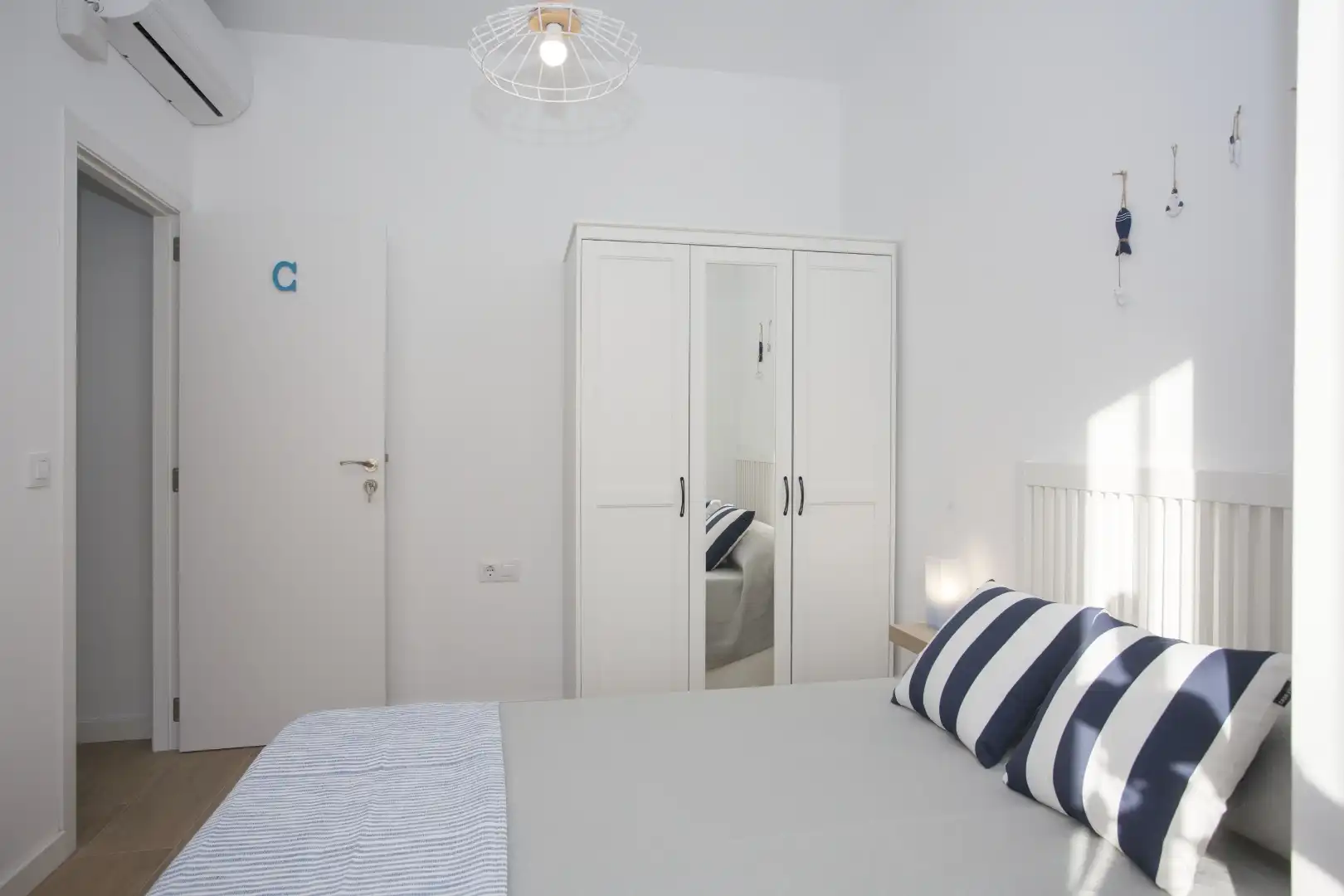 Bedroom of Flat for share in Valencia  with Air Conditioner, Parquet flooring and Furnished