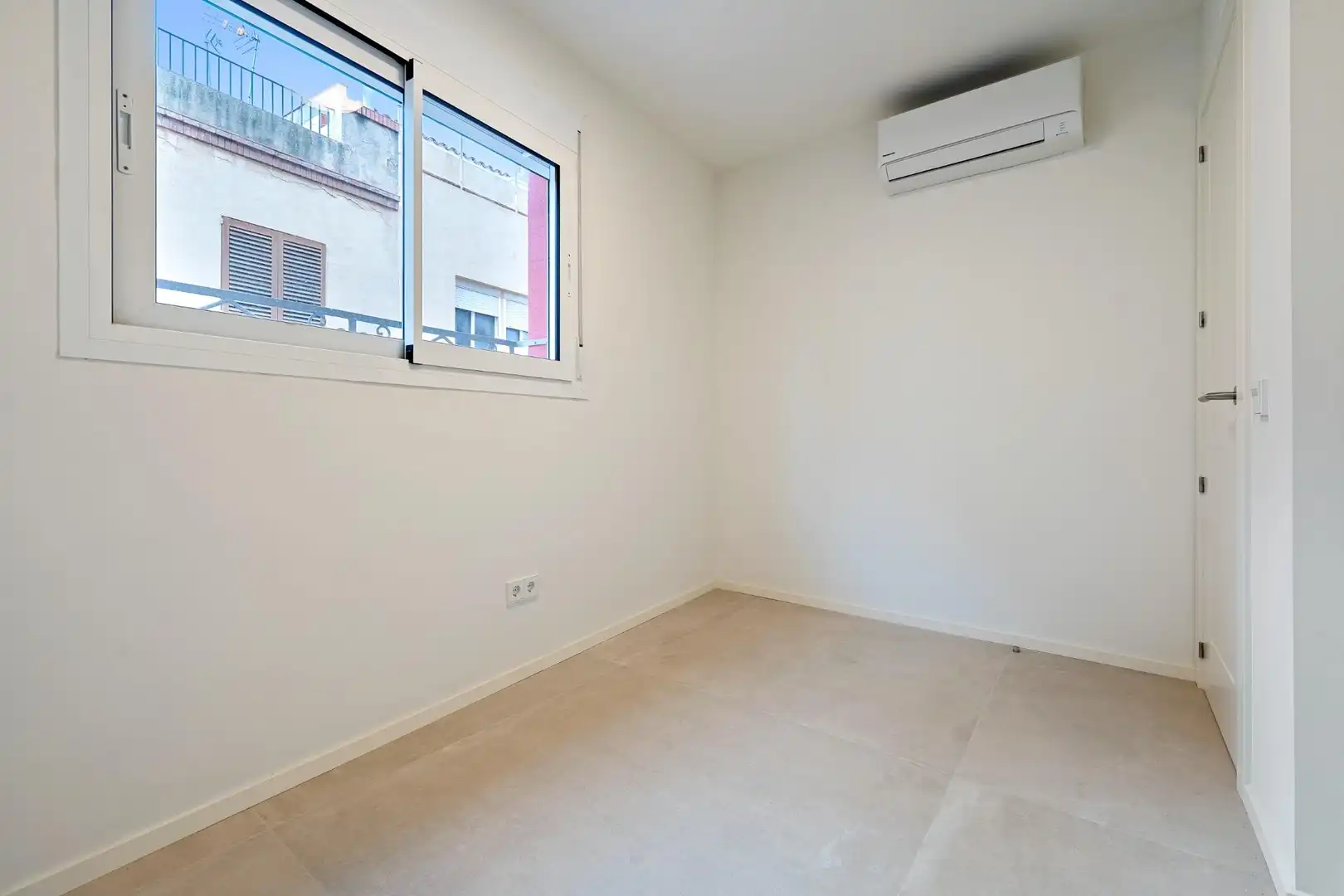 Habitación de Piso en venta en Tarragona con Trastero, Amueblado y Alarma