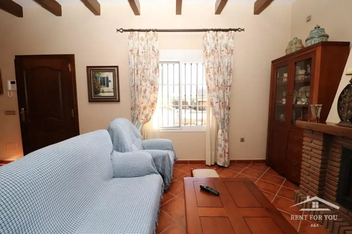 Sala d'estar de Casa o xalet de lloguer en Alhaurín El Grande amb Aire condicionat, Jardí privat i Terrassa