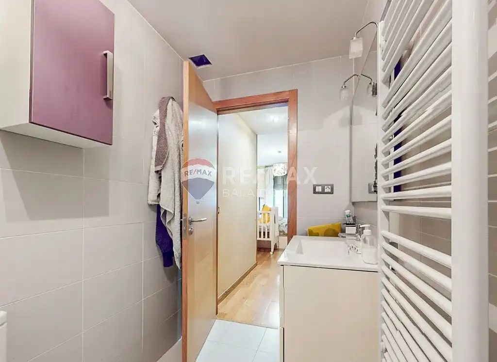 Baño de Piso en venta en Vigo  con Calefacción, Trastero y Amueblado
