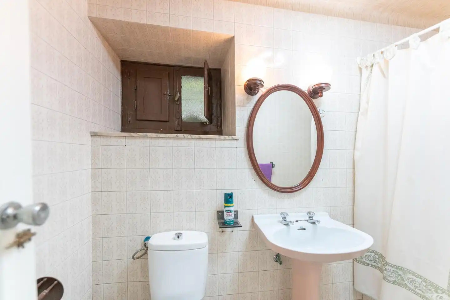Baño de Casa adosada en venta en Somiedo con Calefacción, Jardín privado y Terraza