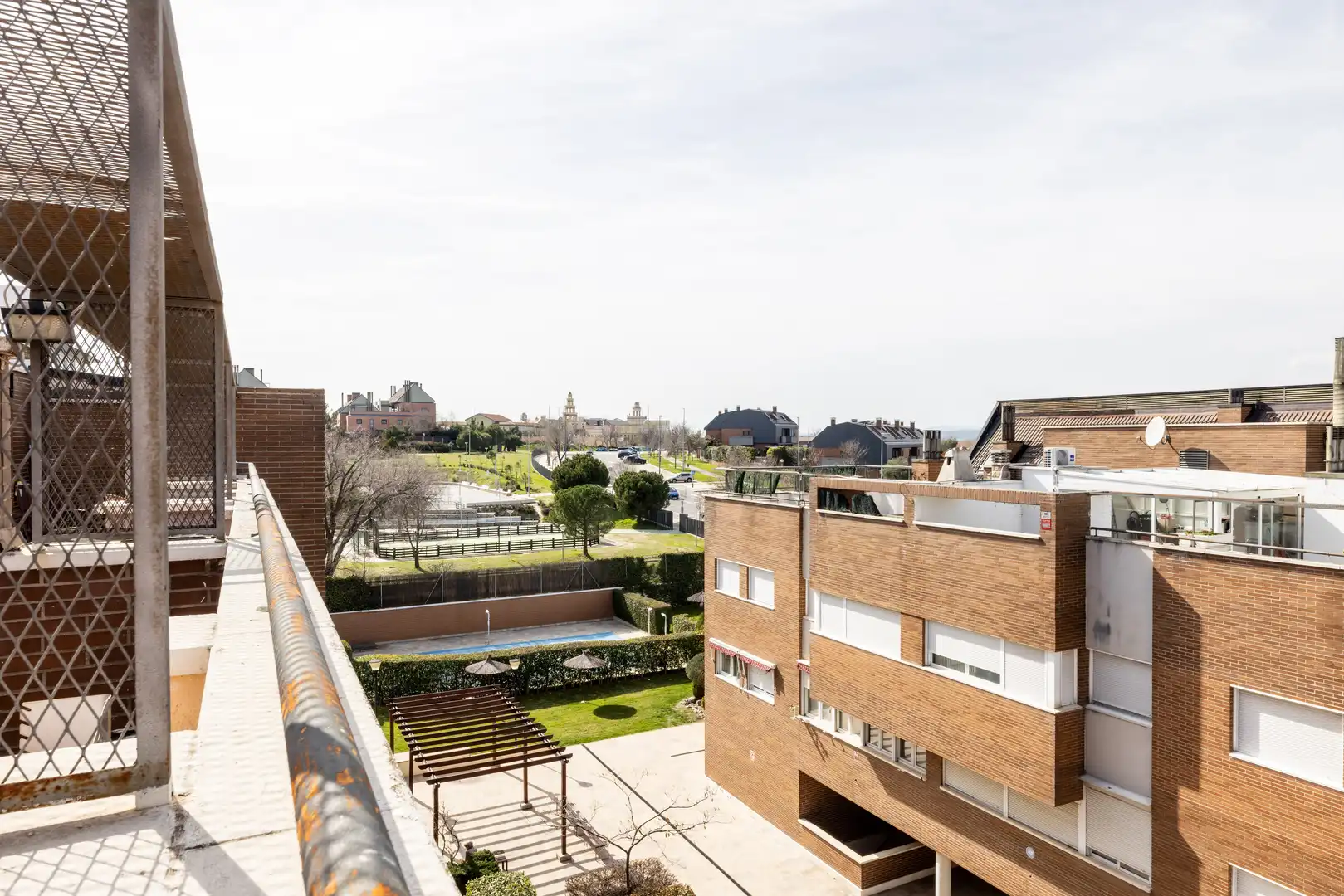 Vista exterior de Àtic en venda en Las Rozas de Madrid amb Aire condicionat, Calefacció i Terrassa