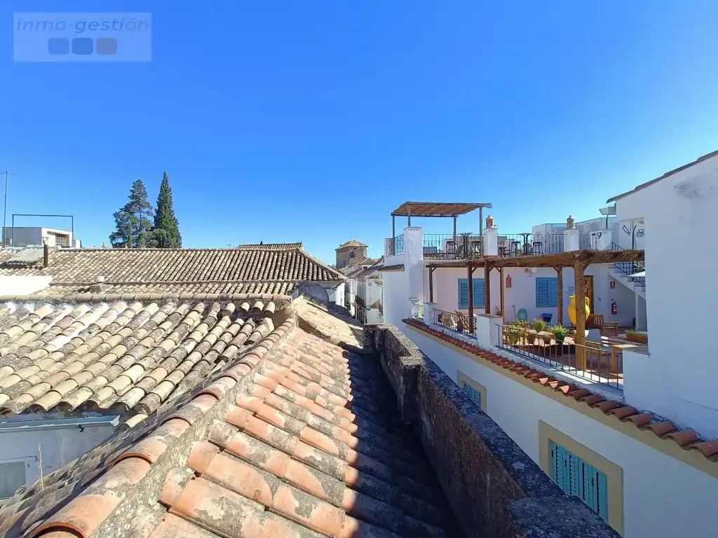 Vista exterior de Edifici en venda en Córdoba