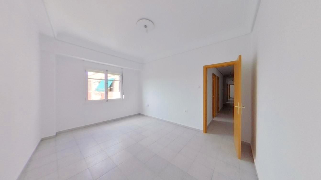 Bedroom of Flat for sale in  Valencia Capital  with Terrace, Oven and Washing machine