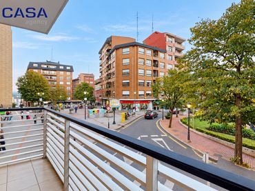 Flat with balcony for sale in Alameda las Llanas Kalea