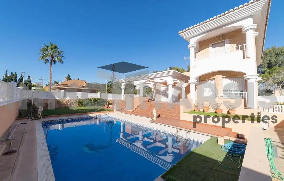 Villa mit Terrasse zum Verkauf in AVIACION (U) 1, imagen 4